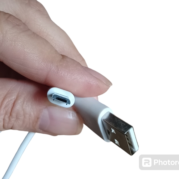 Golden Clutch/Wallet by Adrienne Vittadini - Picture 6 of 6